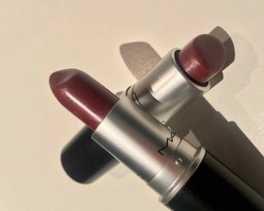 PARTY LINE (red toned plum) 

CAPRICIOUS (fanciful rose plum)

免税店で、YSLのtatouage couture の 5 を買う予定でした