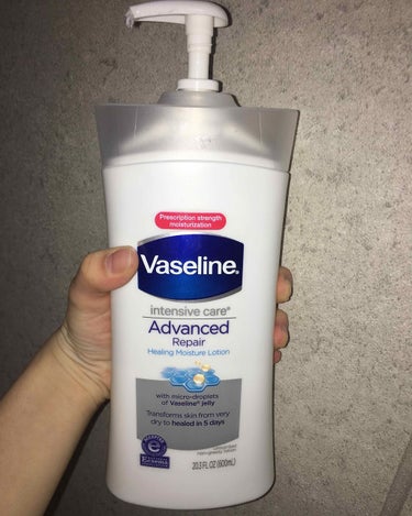 いや、乾燥対策の投稿多すぎかよって感じですけど🤢🤢🤢

今回は！！！
🦋vaseline ボディークリーム🦋
を紹介していきます！

« 購入理由»
・保湿力のある大きめのサイズのボディークリームが欲し