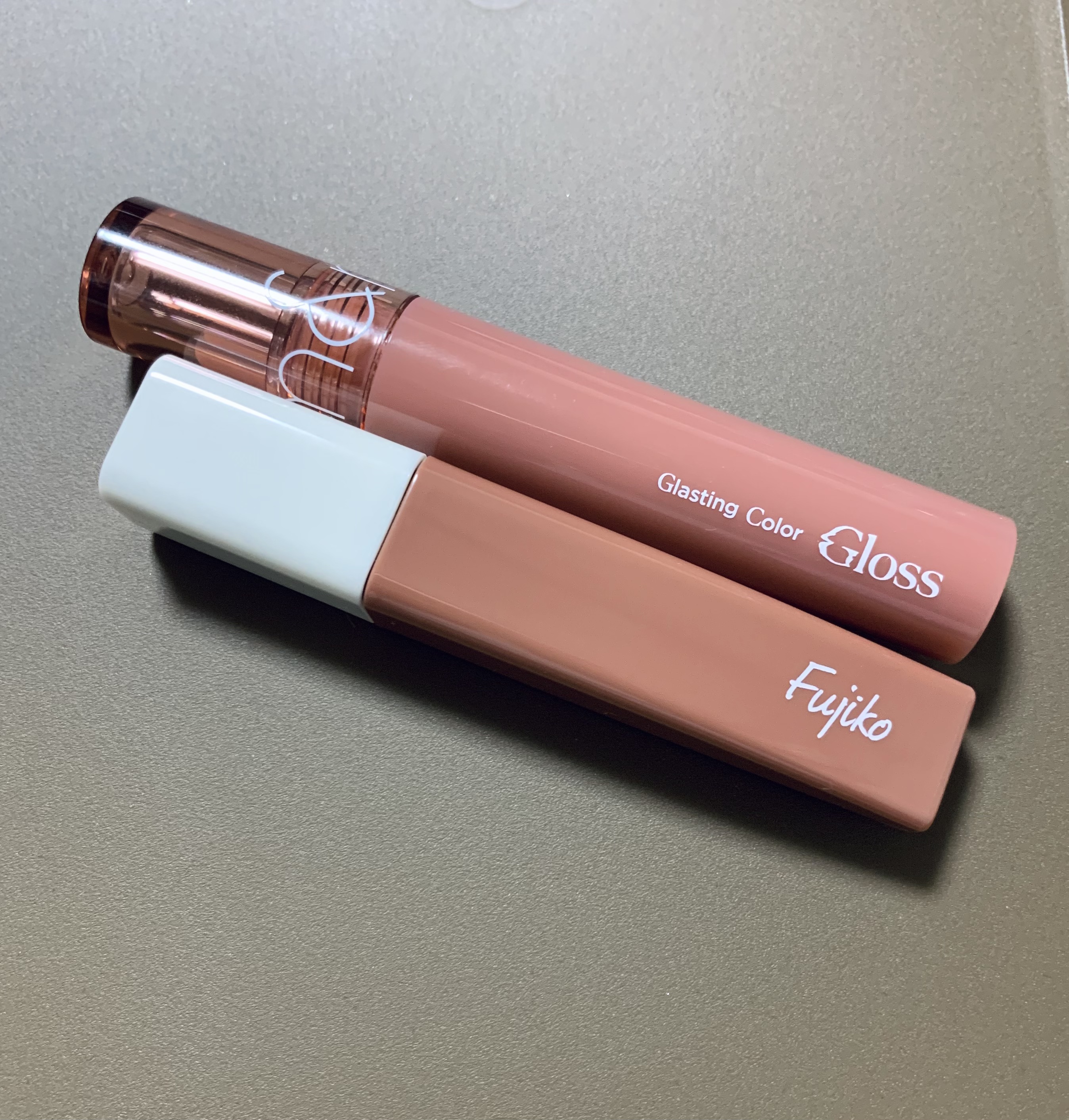 グラスティングカラーグロス/rom&nd/リップグロスを使ったクチコミ（2枚目）