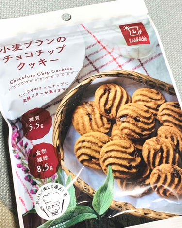 LAWSON (ローソン) 小麦ブランのチョコチップクッキーのクチコミ「
🌸ダイエットおやつ🌸


ローソン
NATURAL LAWSON
小麦ブランのチョコチップク.....」（1枚目）