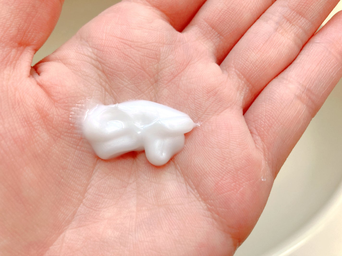 メディケイティッド センシティブケア ボディローション うるおいケア <医薬部外品>/ヴァセリン/ボディローションを使ったクチコミ(2枚目)