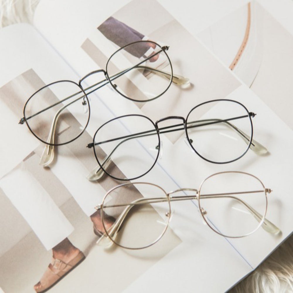 ひとみ on LIPS 「丸いフレームがとてもトレンディで、韓国版のレトロファッションに..」(1枚目)