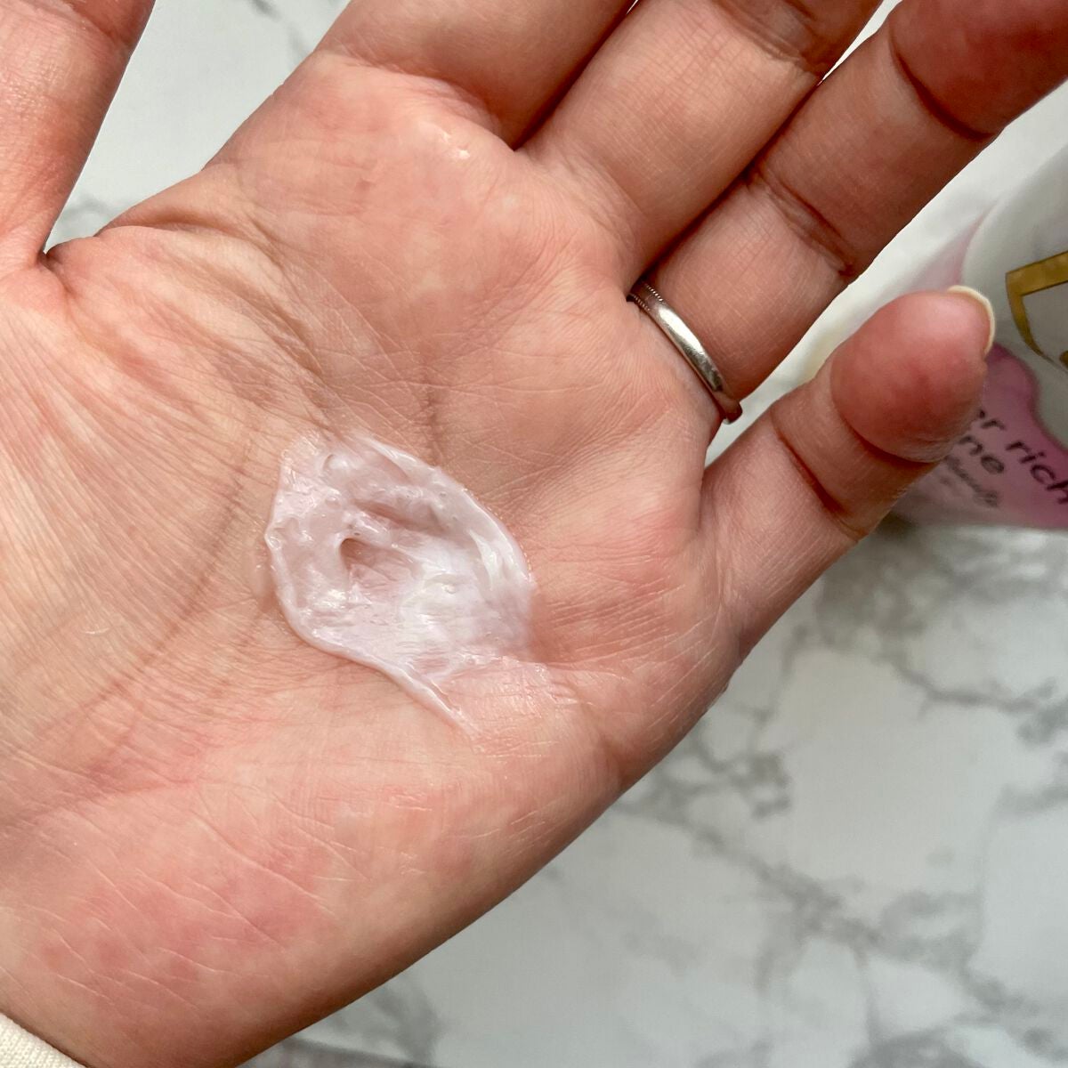 スーパーリッチシャイン ストレートビューティー とろとろうねりケアトリートメント/LUX/洗い流すヘアトリートメントを使ったクチコミ(3枚目)