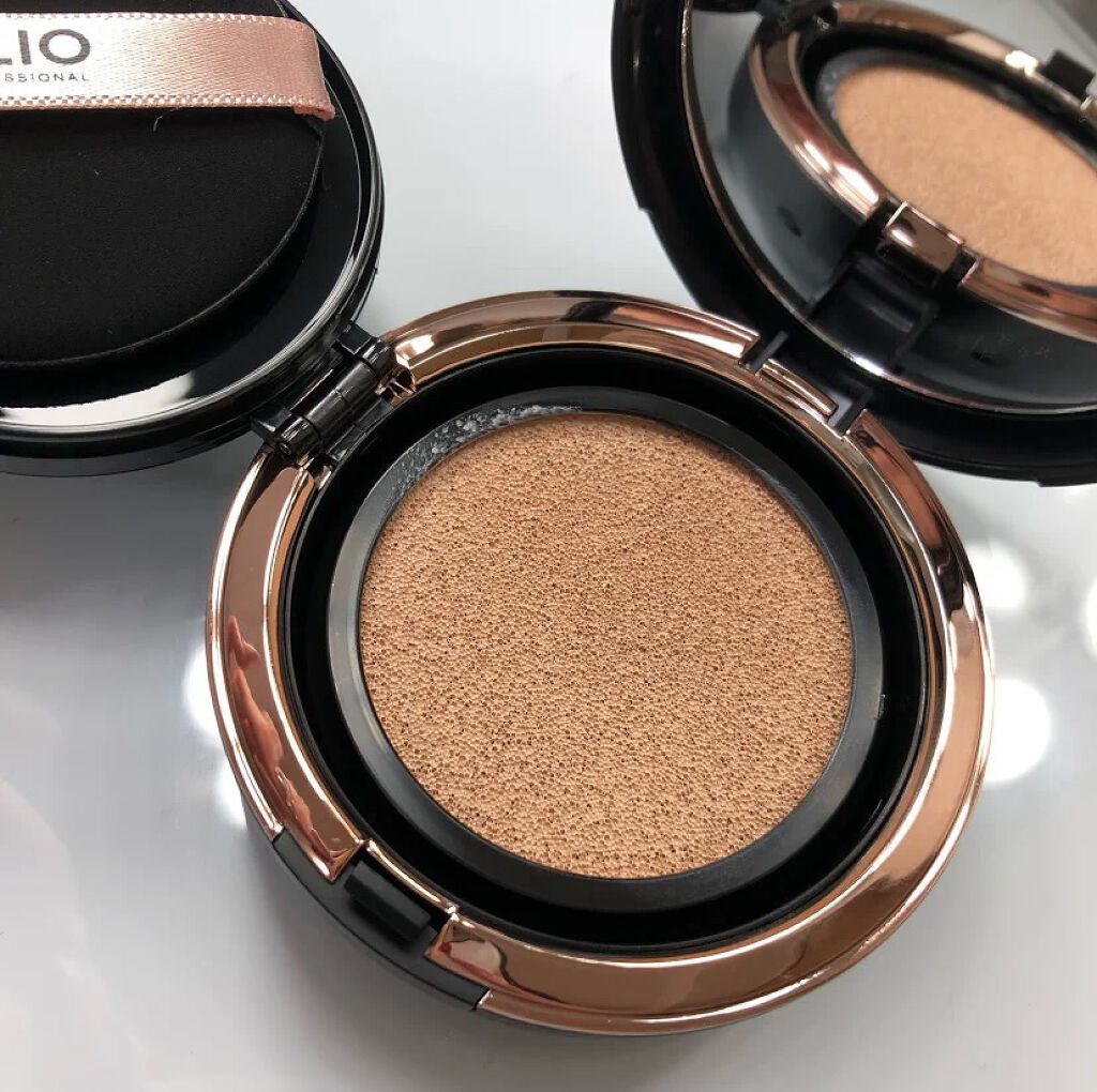 初めてのクッションファンデ✨
clioのkillcoverシリーズ( ˙˘˙ )

クッションファンデって、良いって言う人
多いけどなんかベタベタしそうなイメージで
ずっと手を出せずにいましたが、
もっと早く使えばよかったと思いました😂�