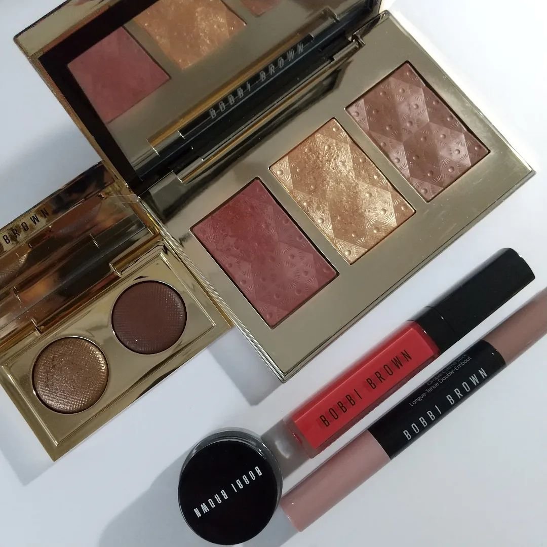 リュクス チーク & ハイライト パレット ゴールデングロウ/BOBBI BROWN/パウダーハイライトを使ったクチコミ（1枚目）