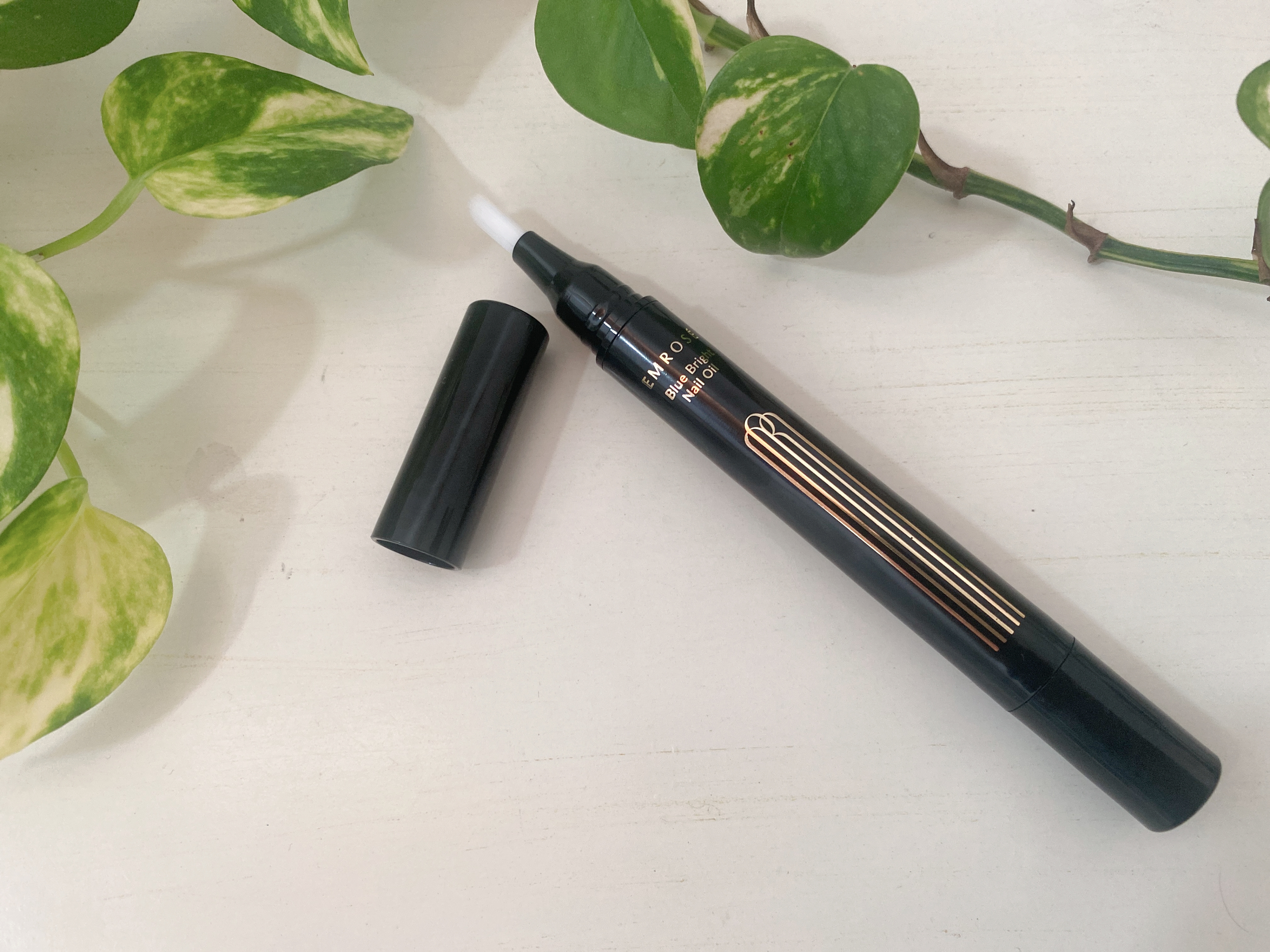 ブルーブライトネイルオイル/EMROSÉ/ネイルオイル・トリートメントを使ったクチコミ（2枚目）