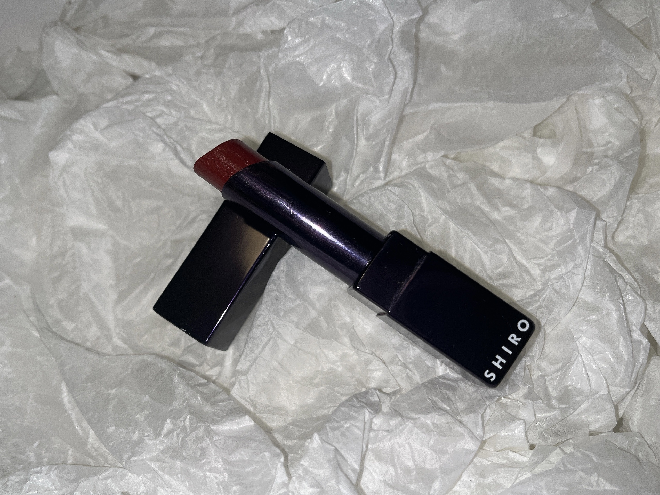 ジンジャーリップスティック 9107 ガーネット/SHIRO/口紅を使ったクチコミ（1枚目）