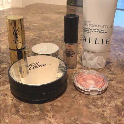 ラディアント タッチ シマー スティック 1 ライト ゴールド /YVES SAINT LAURENT BEAUTE/ジェル・クリームチークを使ったクチコミ(1枚目)