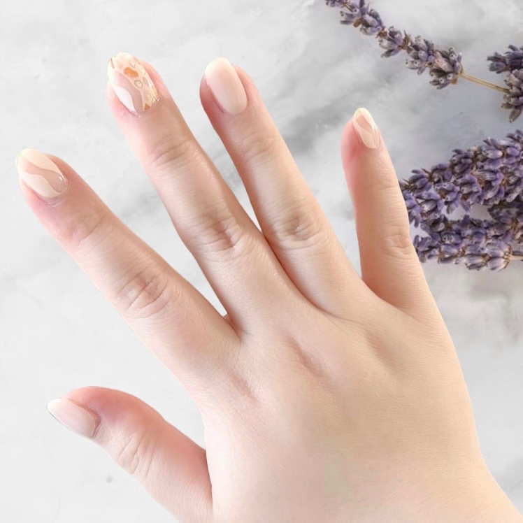 セミキュアジェルネイル（ハンド） ND-024-J N Glow (1st Anniversary Collection)/ohora/ネイルシールを使ったクチコミ（2枚目）