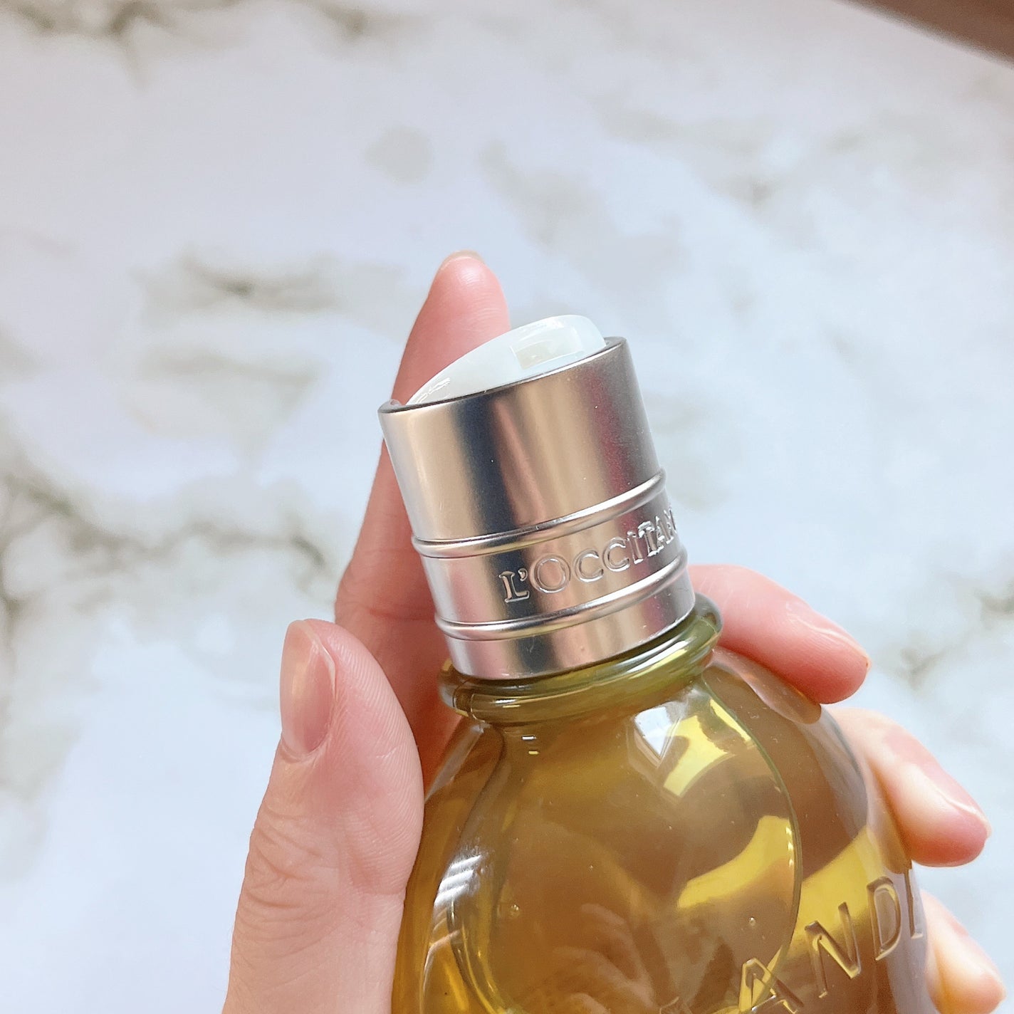 アーモンド モイスチャライジングシャワーオイル/L'OCCITANE/ボディソープを使ったクチコミ(2枚目)