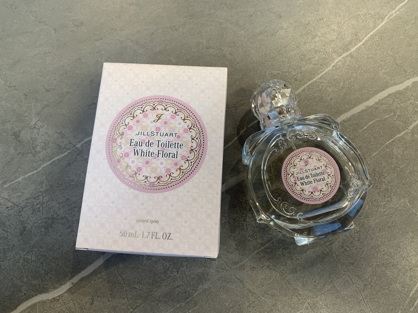 ジルスチュアート オード ホワイトフローラル/JILL STUART/香水(レディース)を使ったクチコミ(3枚目)
