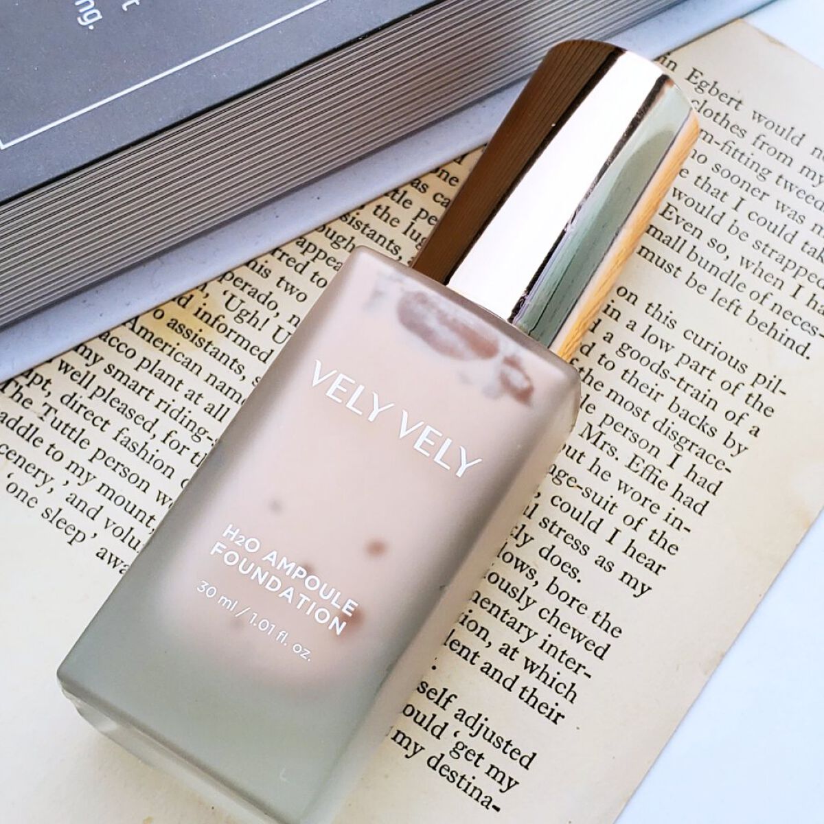 水分アンプルファンデーション Light/VELY VELY/リキッドファンデーションを使ったクチコミ（1枚目）