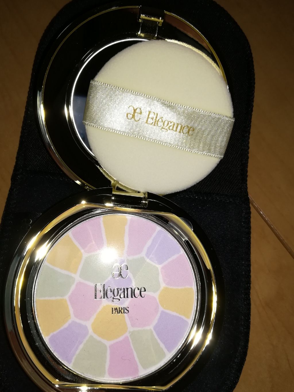 ラ プードル オートニュアンス/Elégance/プレストパウダーを使ったクチコミ(2枚目)