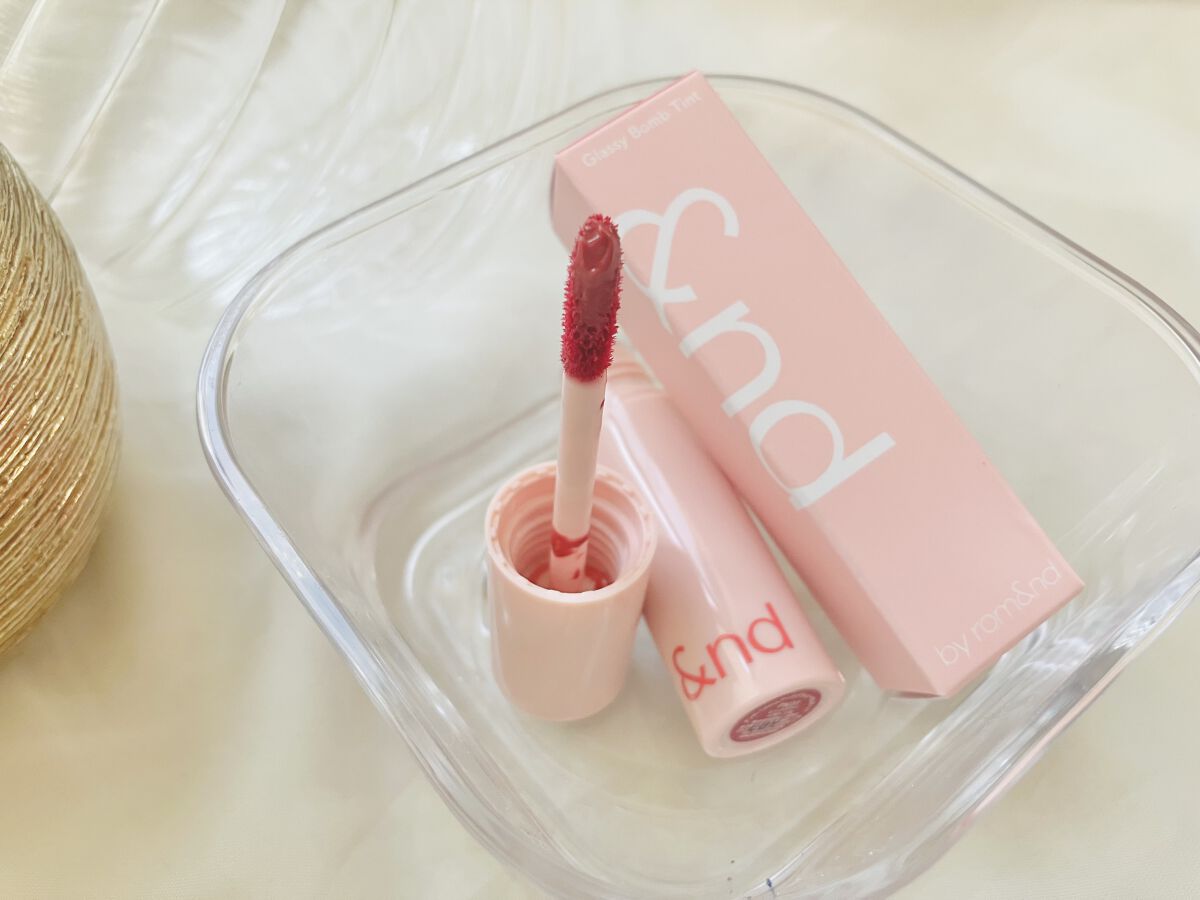 アンドバイロムアンド　グラッシーボムティント/&nd by rom&nd/リップティントを使ったクチコミ（1枚目）