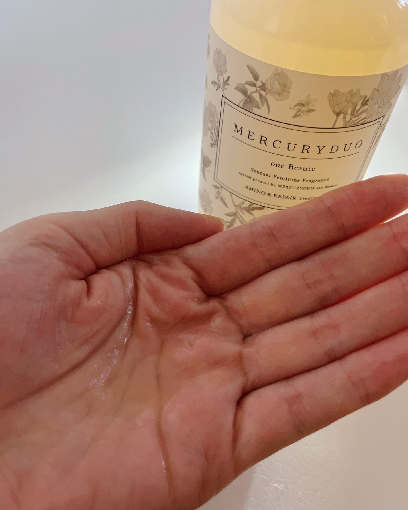 フレグランスシャンプー&ウォータートリートメント スパークリングフローラルの香り/MERCURYDUO/市販シャンプーを使ったクチコミ(4枚目)