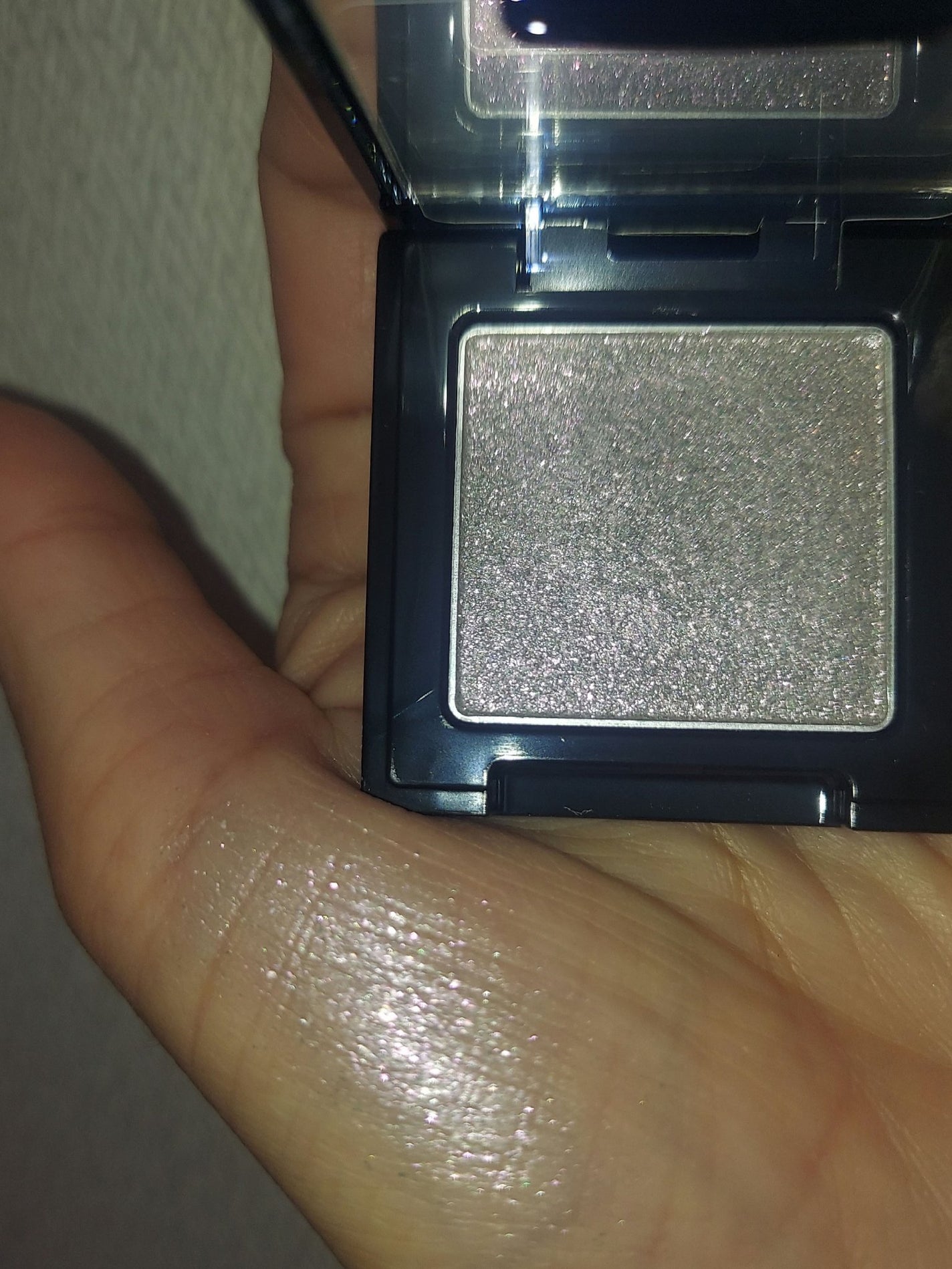 ラズル アイカラー/エレガンス ラズル /単色アイシャドウを使ったクチコミ(2枚目)