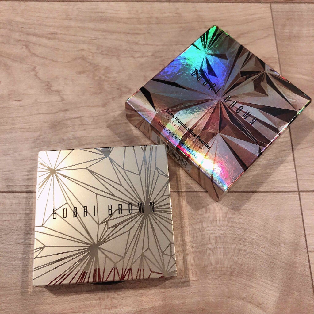 リュクス イルミネイティング パウダー/BOBBI BROWN/パウダーハイライトを使ったクチコミ(2枚目)