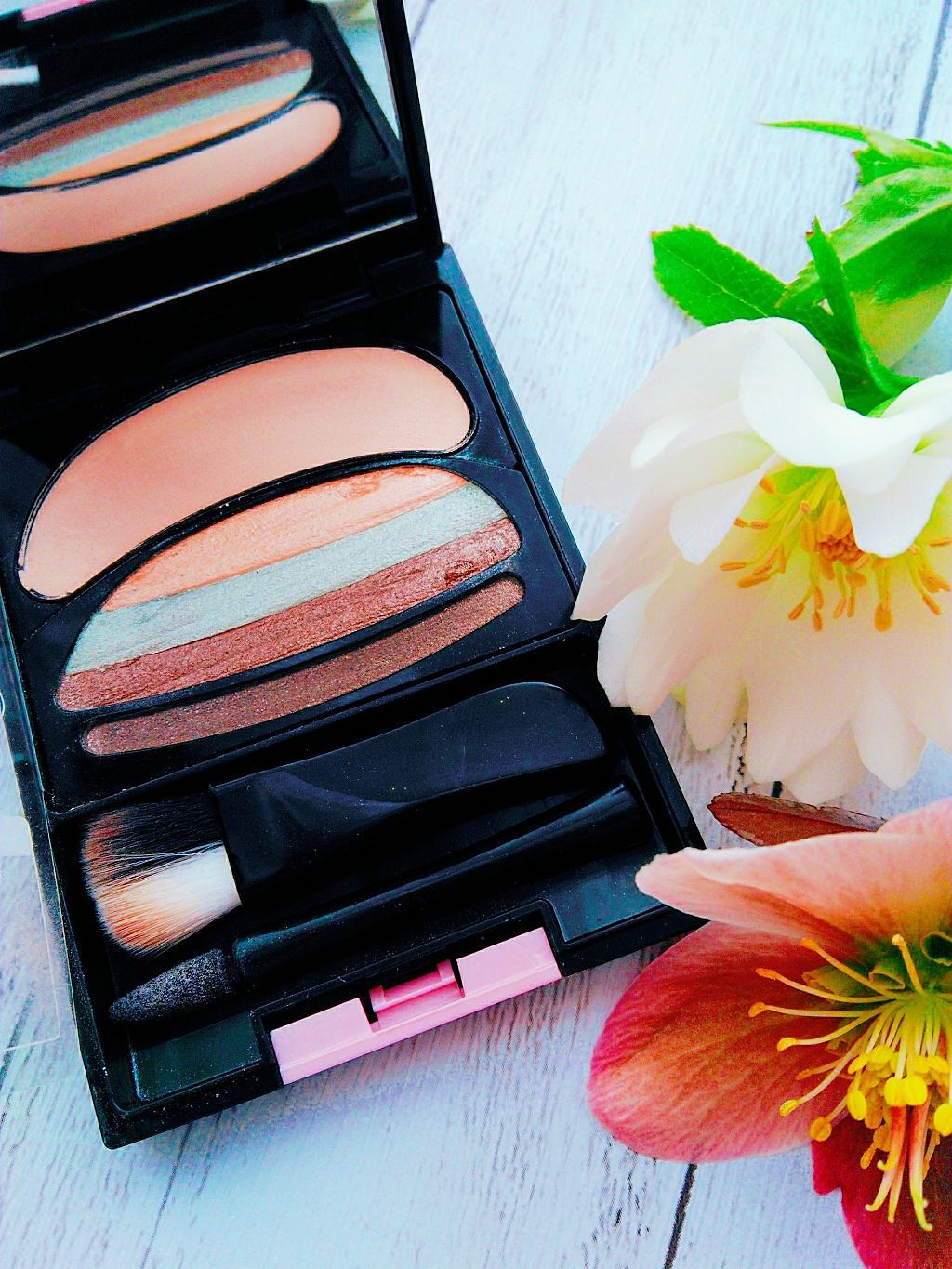 ブラシひと塗りシャドウ 565 グリーン系/オーブ/アイシャドウパレットを使ったクチコミ（1枚目）