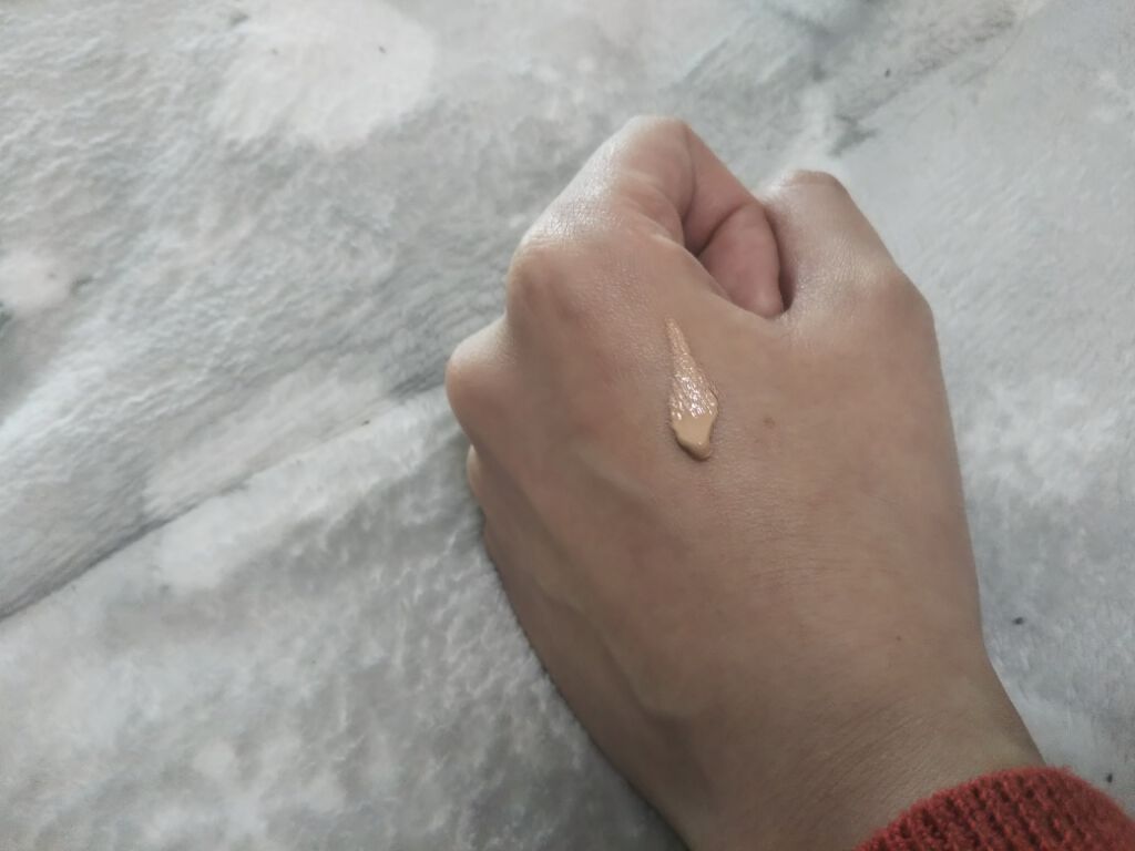 ユース エフエックス フィル＋ブラー ファンデーション/REVLON/クリーム・エマルジョンファンデーションを使ったクチコミ（2枚目）