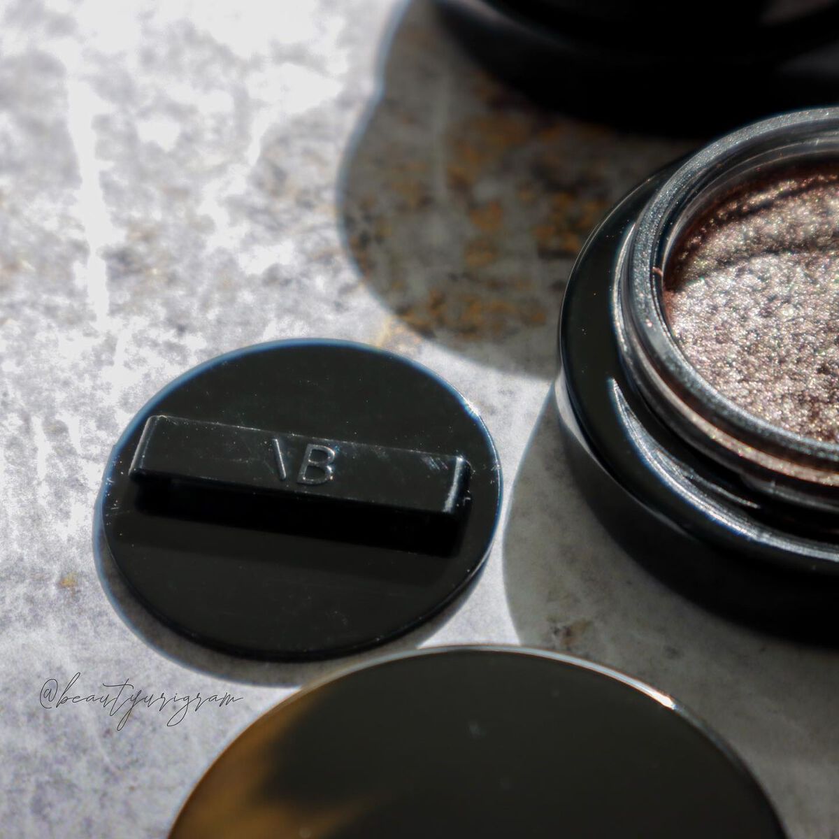 Lid Lustre/VICTORIA BECKHAM BEAUTY/単色アイシャドウを使ったクチコミ（3枚目）