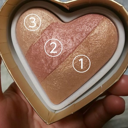 ブラッシング ハート/MAKEUP REVOLUTION/パウダーチークを使ったクチコミ(2枚目)