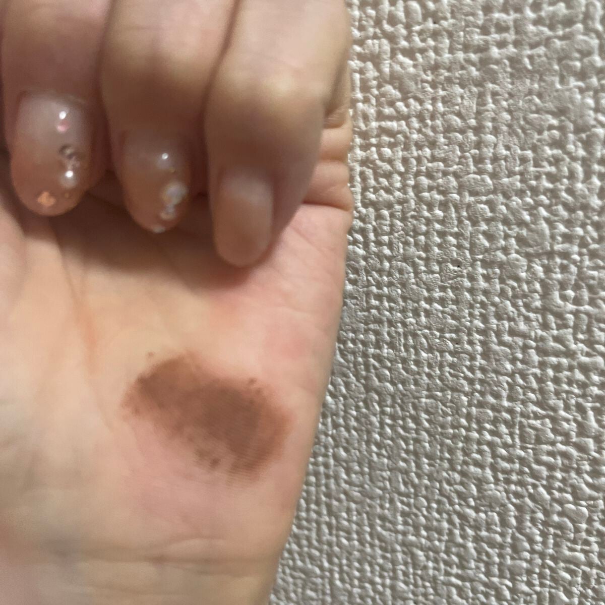 カイン on LIPS 「何度もリピートしています。ウォームブラウンは、ほんのり赤みがか..」(2枚目)