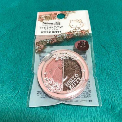 パウダーアイシャドウ ブルーミングキティ/DAISO/アイシャドウパレットを使ったクチコミ(1枚目)