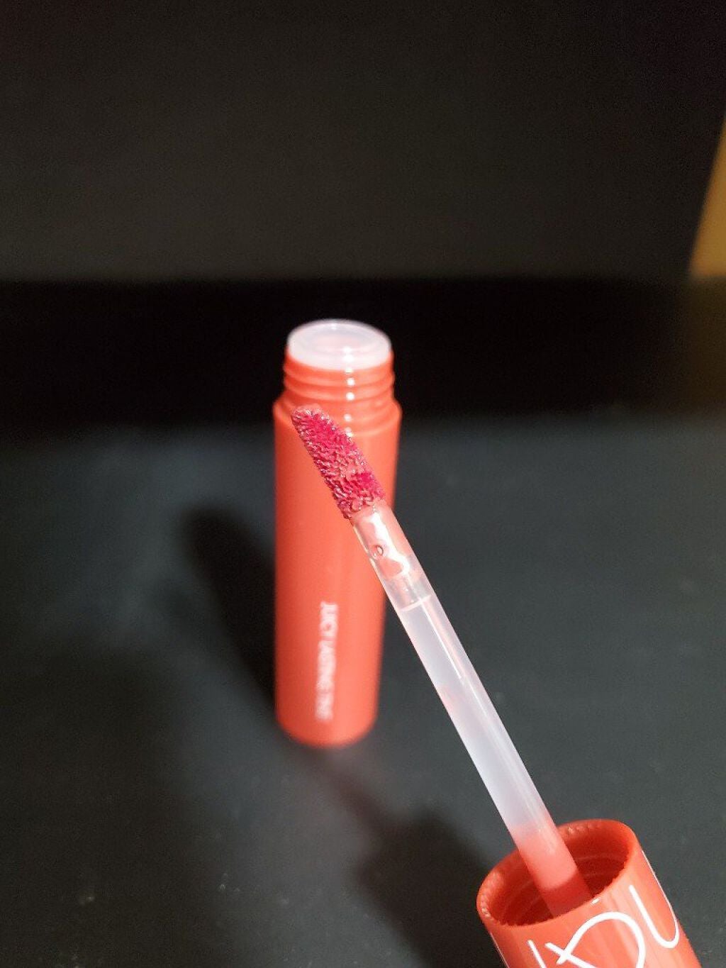 ジューシーラスティングティント/rom&nd/リップティントを使ったクチコミ(4枚目)