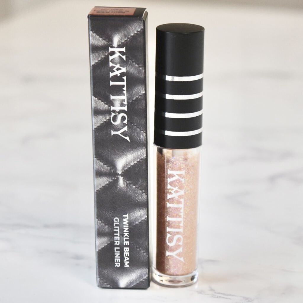 KATTISY Twinkle Beam Glitter Liner/YOUR BRAND/グリッターを使ったクチコミ（3枚目）