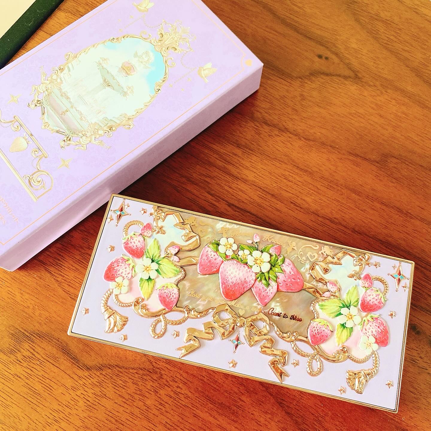 ストロベリーロココ アイシャドウパレット/FlowerKnows/アイシャドウパレットを使ったクチコミ（2枚目）