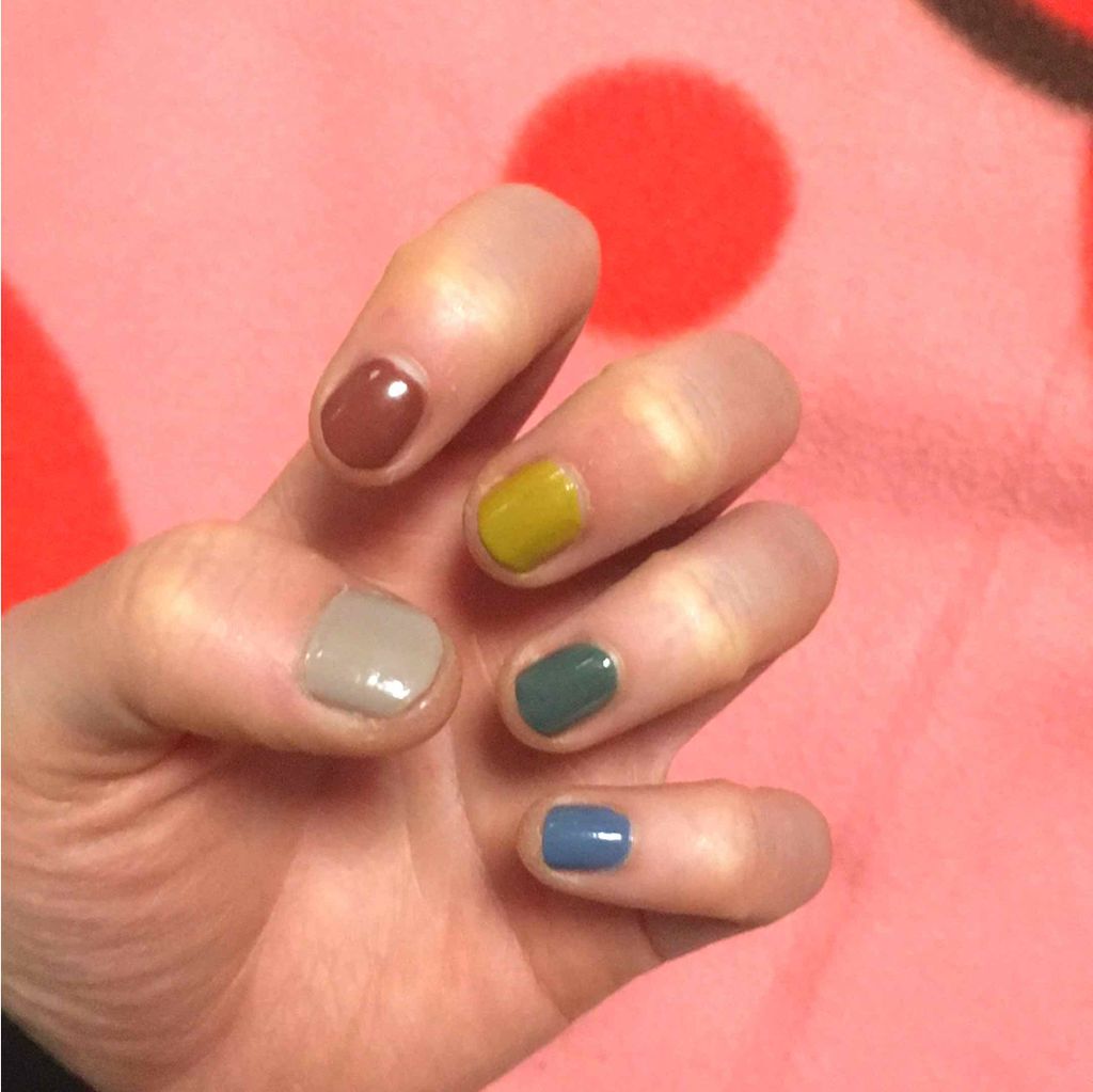カラフルネイルズ/キャンメイク/マニキュアを使ったクチコミ（1枚目）