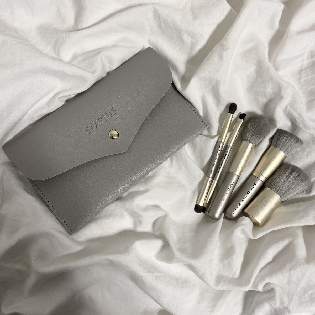 SIXPLUS 携帯用 メイクブラシ5本セット Playシリーズ/SIXPLUS/メイクブラシを使ったクチコミ（1枚目）
