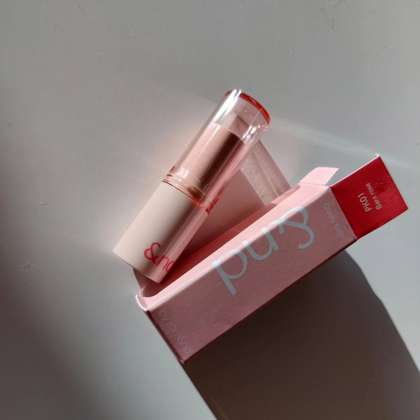 アンドバイロムアンド グラッシーバーム PK01 ベアローズ/&nd by rom&nd/口紅を使ったクチコミ（3枚目）