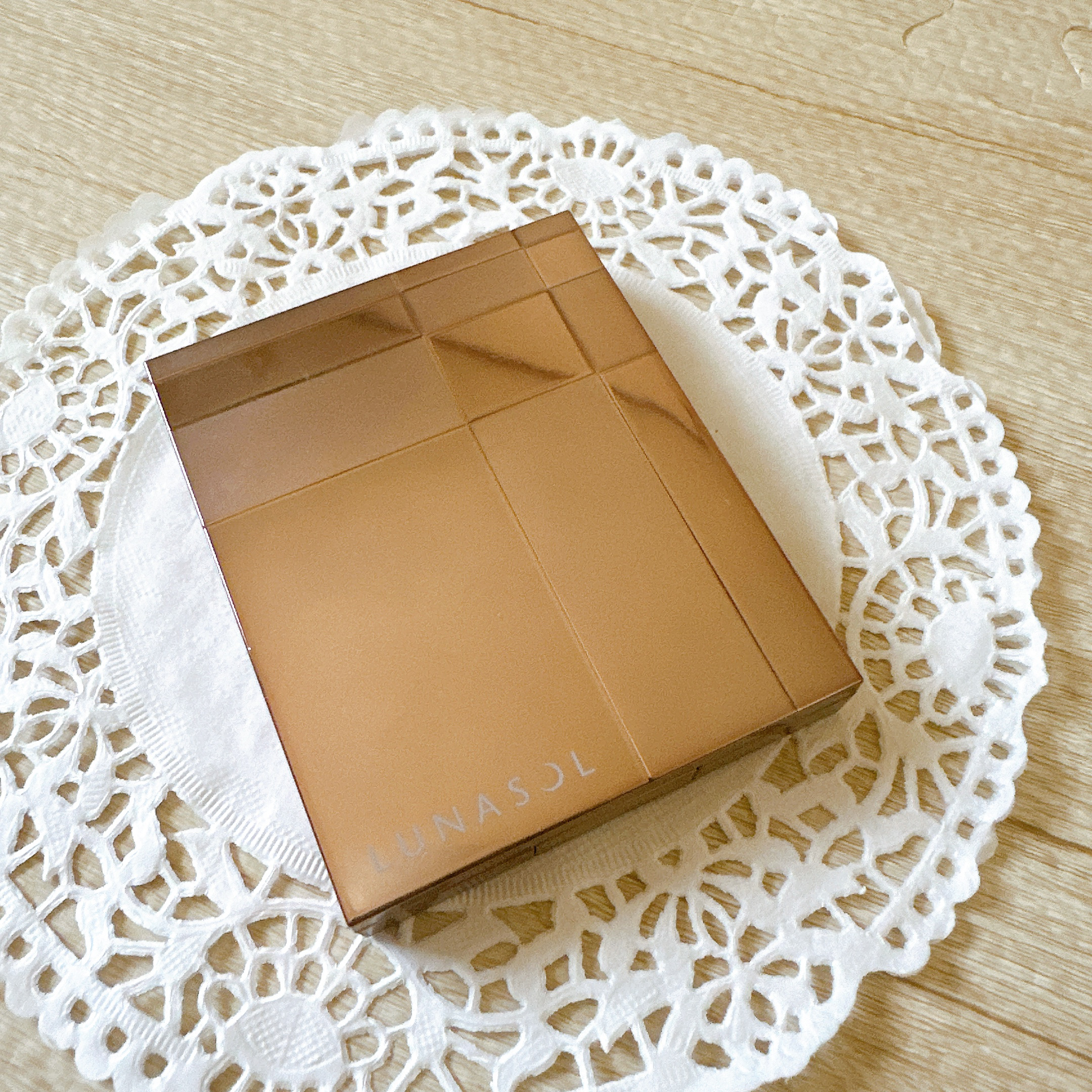 スキンモデリングアイズ/LUNASOL/アイシャドウパレットを使ったクチコミ（2枚目）