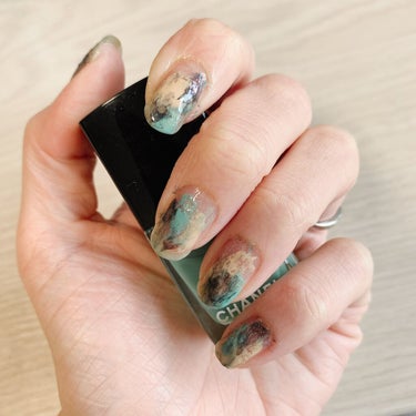 ネイル久しぶりに💅
春カラーです🌸
Deborah Lippmann
デボラリップマン
福袋に入っていたカラーと
CHANEL
ヴェルニ ロング トゥニュ
ナポリコレクションのやつです💚

春は緑好きお