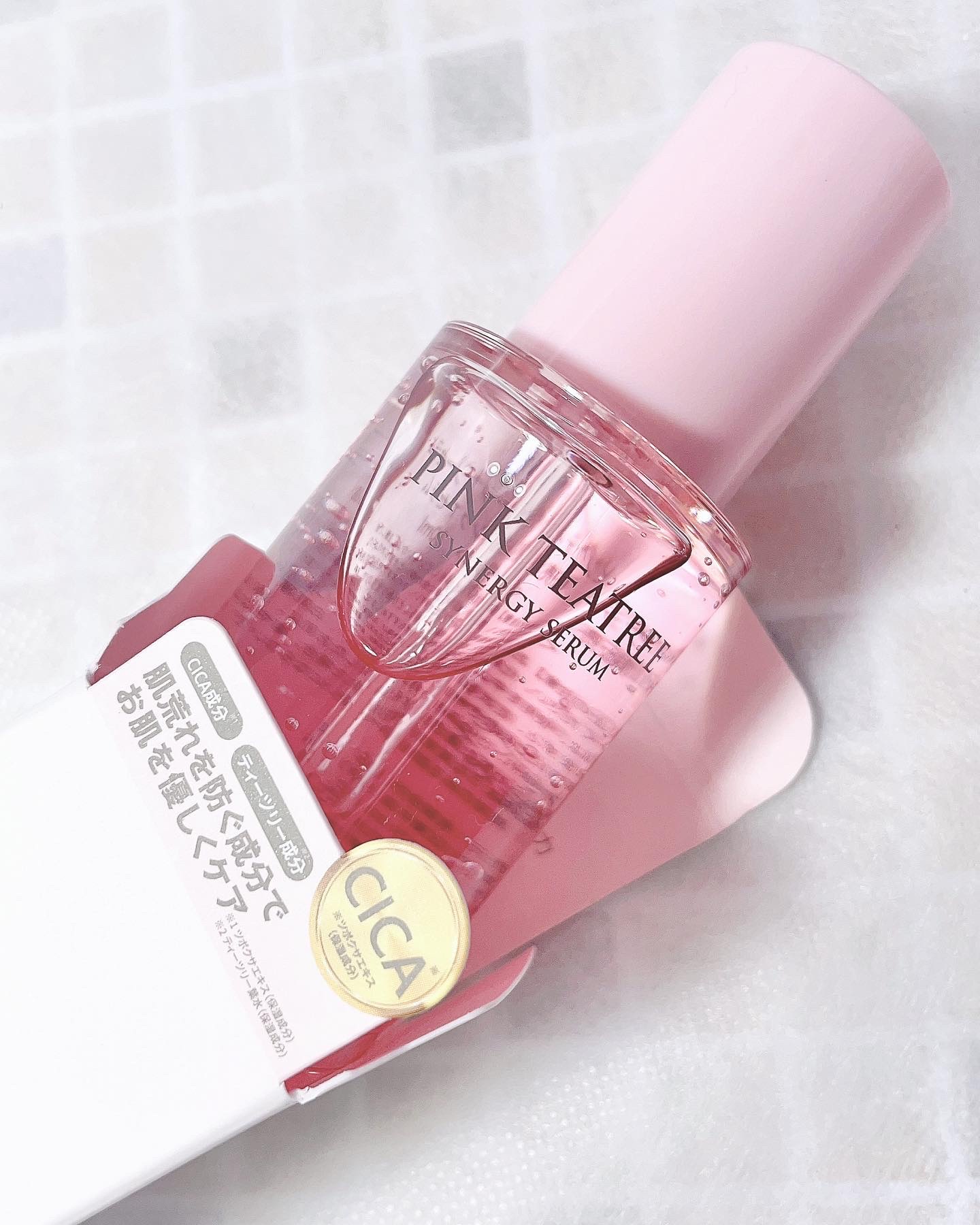 【APLIN】
ピンクティーツリーセラム

しっとりしたテクスチャーでしっかり保湿
濃厚美容液でハリツヤ肌へ
自然から得たプレミアム原料にこだわった製品

ティーツリー×シカ成分
セラミドNP配合で水分補充

人工色素を一切排除した
天然ピ