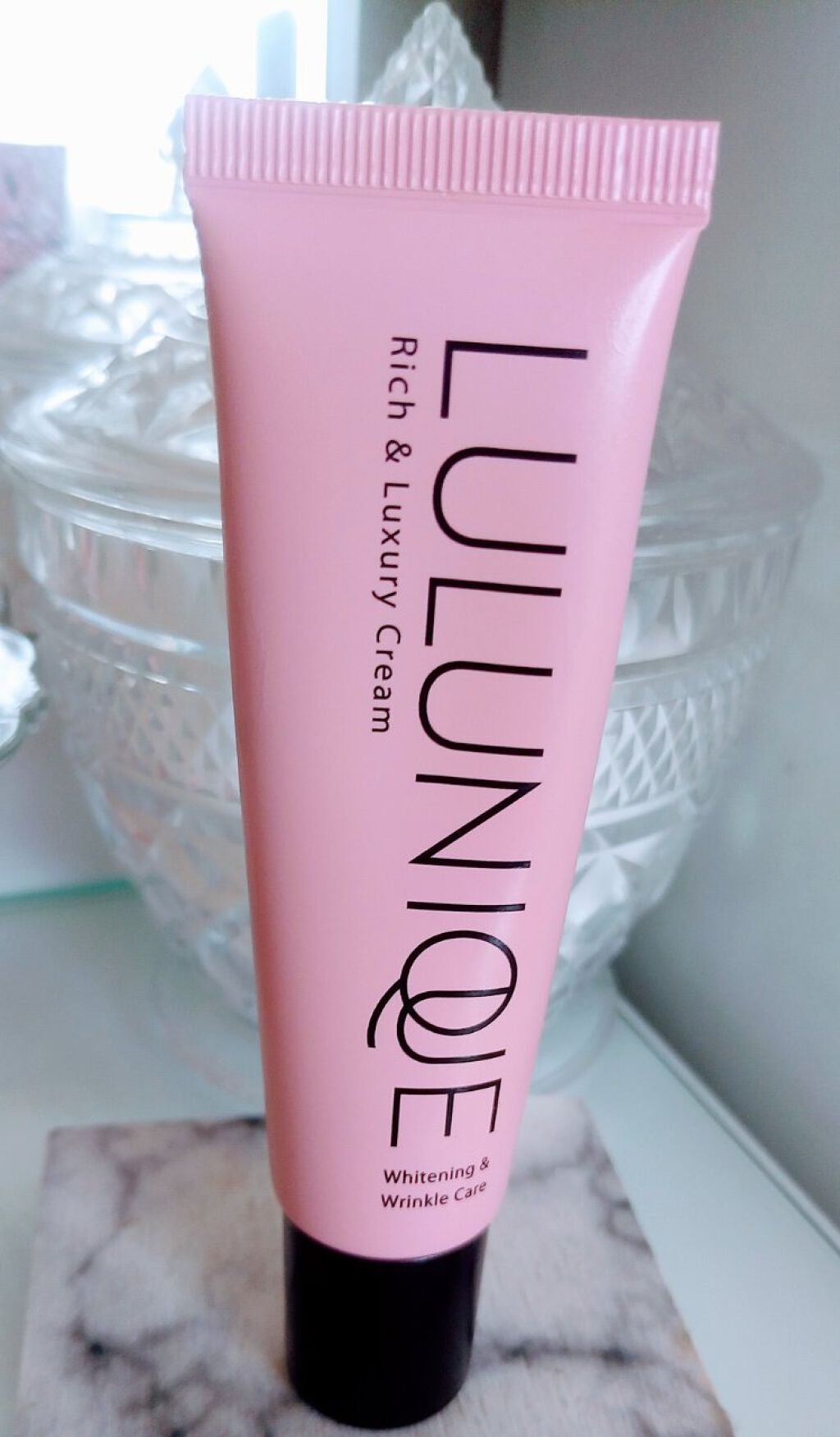 makin on LIPS 「ルルニークナイアシンアミドがデコルテのシワ改善やシミ予防に効果..」(1枚目)