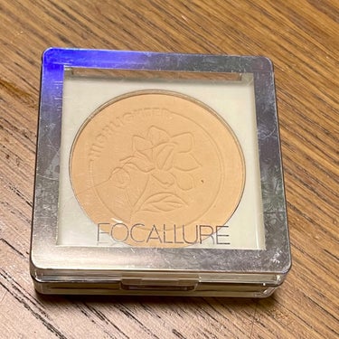 FOCALLURE オーロラハイライトのクチコミ「【使った商品】FOCALLUREハイライター
【商品の特徴】自然なツヤのハイライター
【使用感.....」（1枚目）