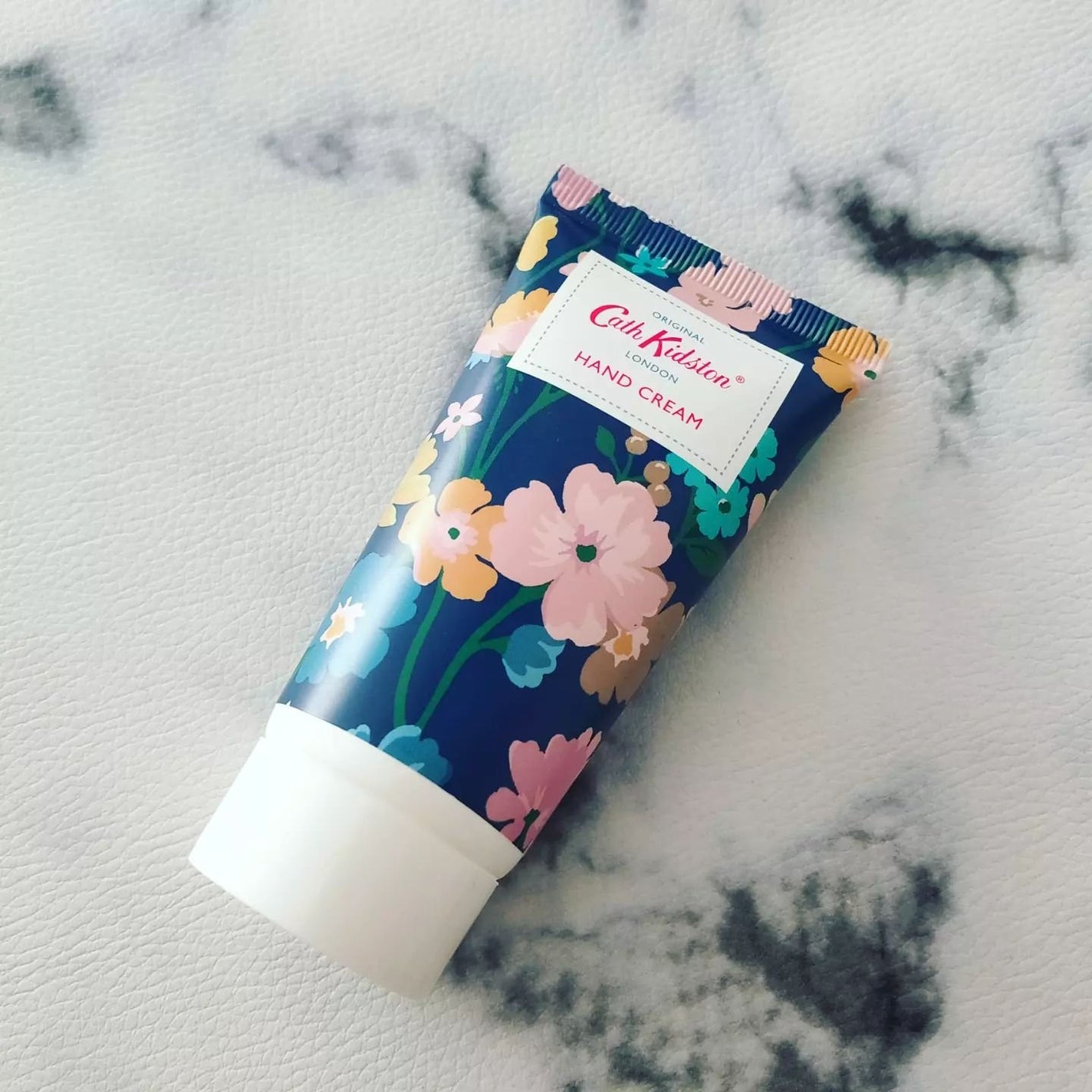 ハンドクリーム オレンジフラワー&ザクロの香り/CathKidston/ハンドクリームを使ったクチコミ(1枚目)