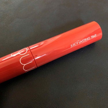 ロムアンド　JUICY LASTING TINT 
07JUJUBE

最近お勧めしている方が近くに多くて買ってしまったリップ。
マットではない方だけどちょっとマットっぽくなる。
とっても甘い匂いがする