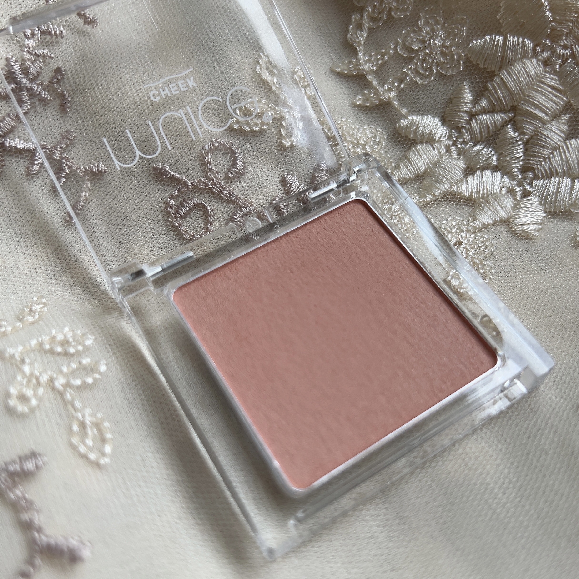 ぽわんチーク 02 ピュアビスケット/muice/パウダーチークを使ったクチコミ（2枚目）