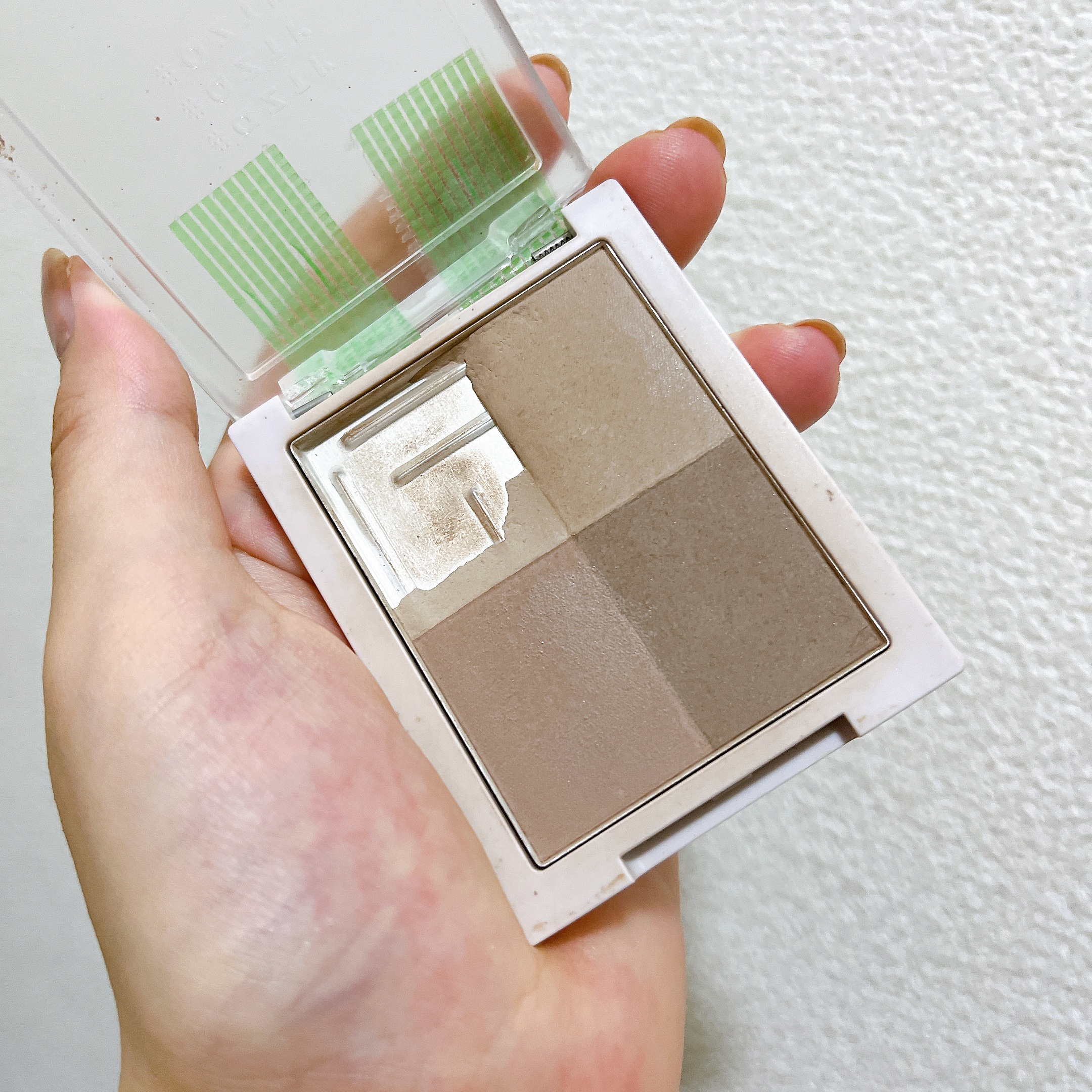 4色シェーディングパレット 01 モダングレイ/aZTK/シェーディングを使ったクチコミ（2枚目）