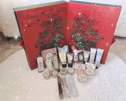 SABON アドベントカレンダー 2018のクチコミ「アドベントカレンダーをついに開封しました!!!
まだ使った事のない商品がいっぱいあるので使うの.....」(1枚目)