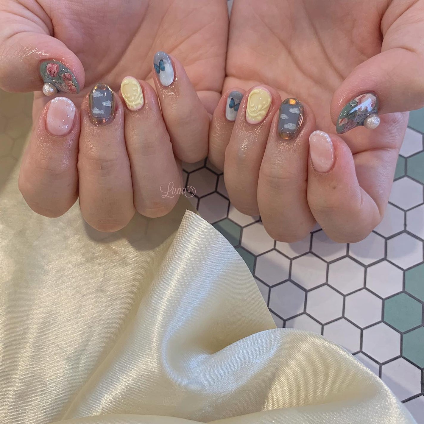 Iuna. Mizuki on LIPS 「.レドベルちゃんイメージデザイン♡スペシャルプラン🌙#nail..」(1枚目)