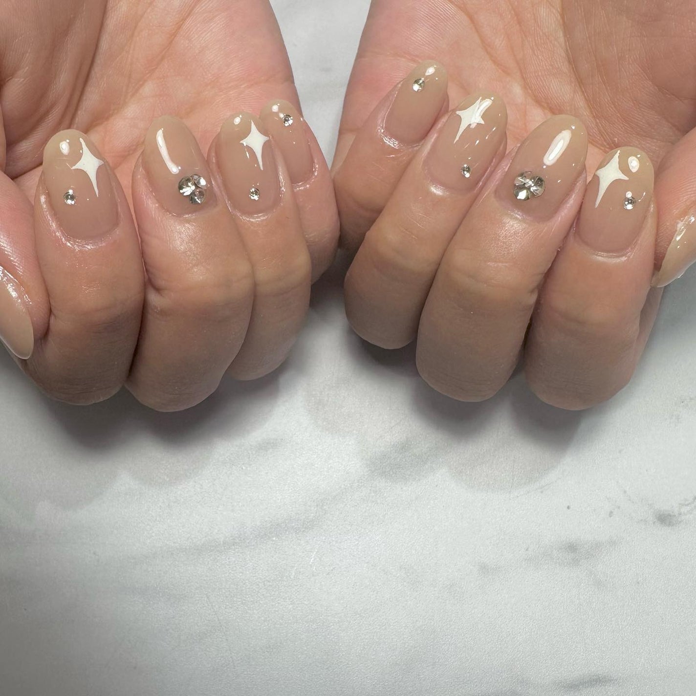 kanna on LIPS 「・・・𝕂𝕚𝕣𝕒𝕜𝕚𝕣𝕒𝕟𝕒𝕚𝕝✦✧✧✦ちゅるんベージュにホワイ..」(3枚目)