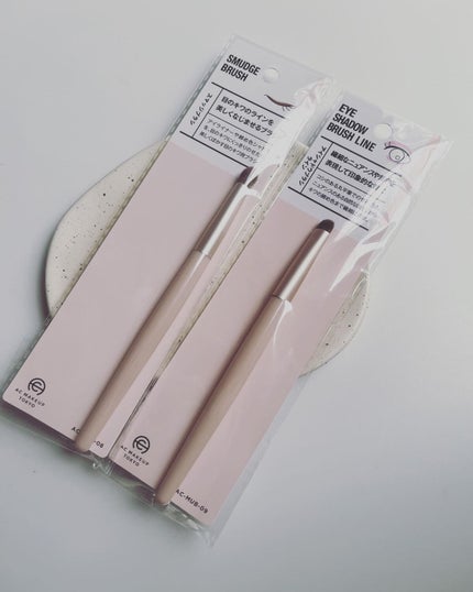 AC MAKEUP ACスマッジブラシのクチコミ「seria購入品
今の100均のメイクブラシって、昔のよりはるかに品質よくて使いやすくなってる.....」(1枚目)