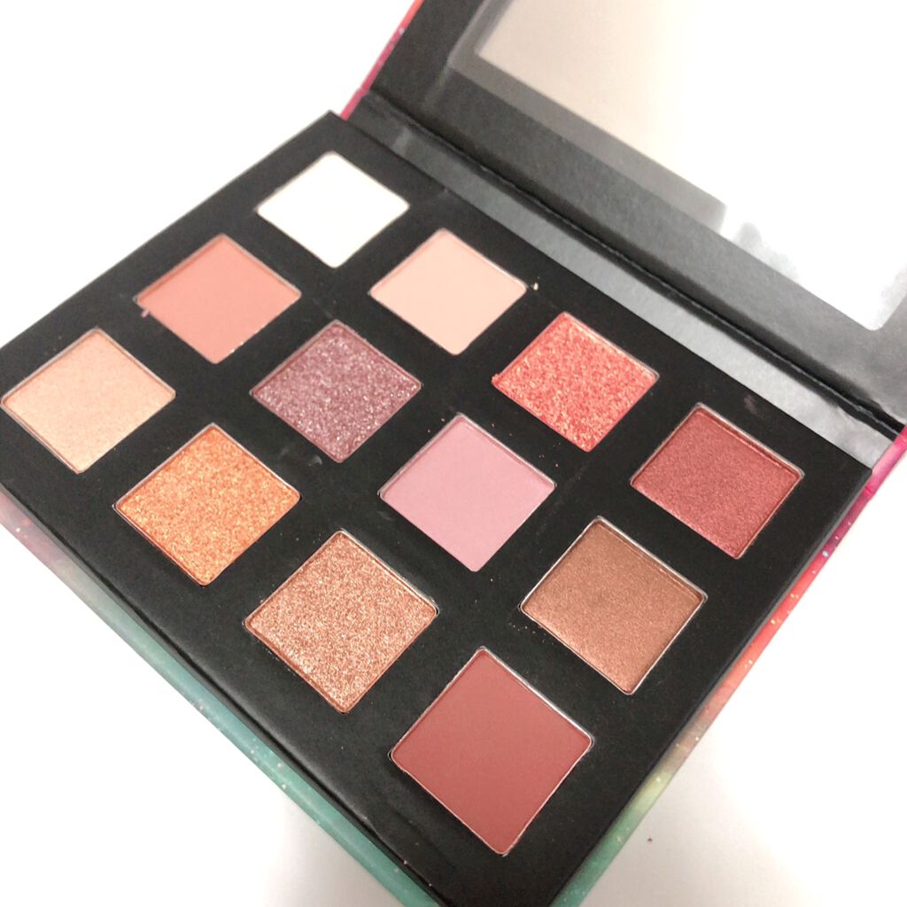 HEXZEスターライトファントム１２アイシャドウ０１/HEXZE（ヘックスゼ）/アイシャドウパレットを使ったクチコミ（2枚目）