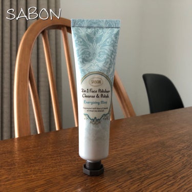 SABON
フェイスポリッシャー リフレッシング
ミント
トリオ 60ml×3本

誕生日プレゼントでいただいて出会ったサボンのスクラブ入り洗顔料です。朝用洗顔として使っています。す〜っとするので目も覚