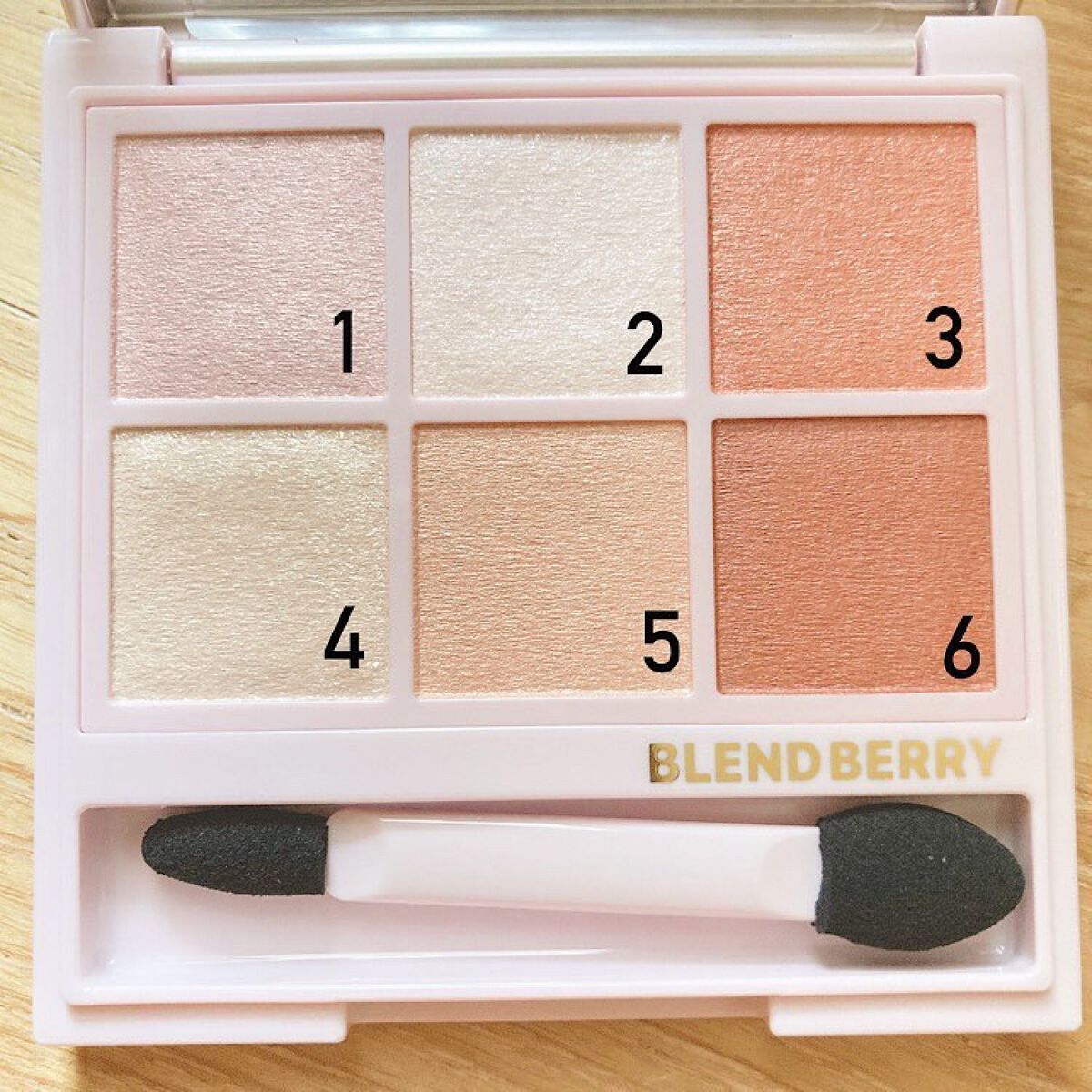 オーラクリエイション #myfavbrown 010 いちごミルク＆ピンクブラウン/BLEND BERRY/アイシャドウパレットを使ったクチコミ（2枚目）