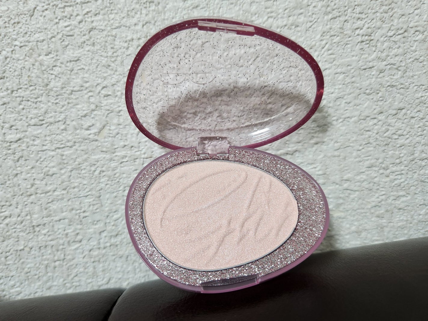 フィー グリッツストーンハイライター/fwee/パウダーハイライトを使ったクチコミ(2枚目)